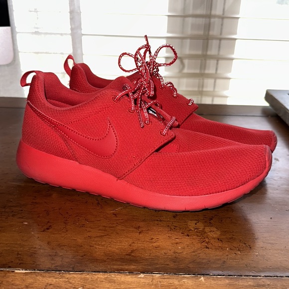 Women’s/Big Kids Nike Roshe - Picture 1 of 4